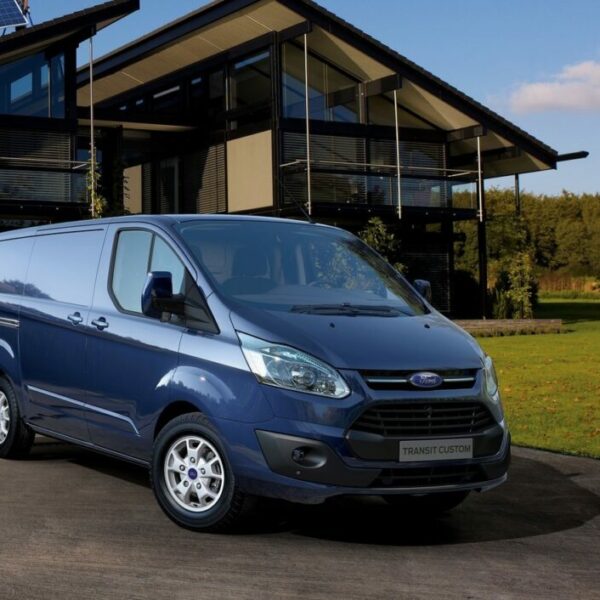 Ford-Transit-Custom-front_view